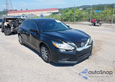 2017 Nissan Altima 2.5 S z USA, uszkodzony, nr VIN 1N4AL3AP1HC483250